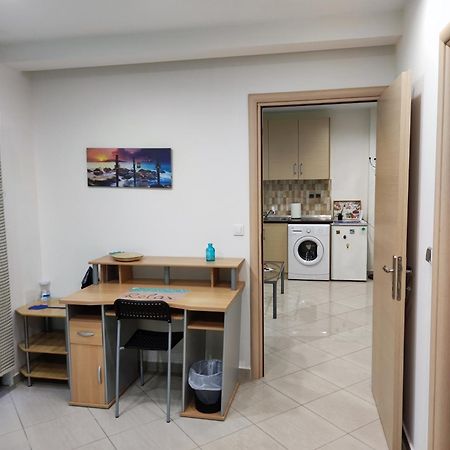 Fabulous Apartment In The Center Of Alexandroupolis Exterior photo
